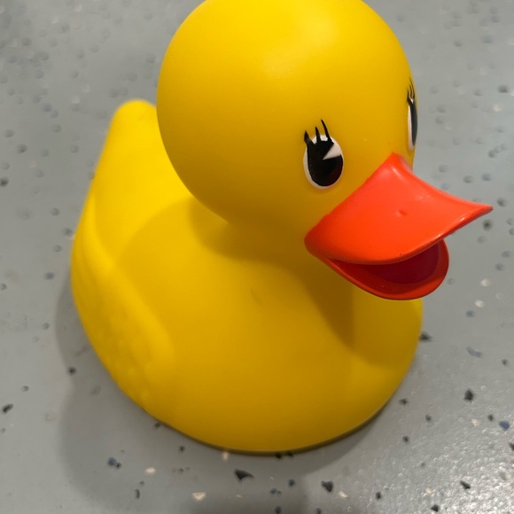New Large Yellow Rubber Duck - Picture 1 of 3